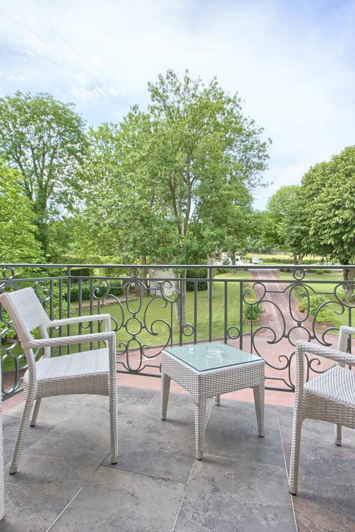 Logis Hotel & Restaurant - Le Manoir De Sauvegrain Saint-Lambert  Buitenkant foto